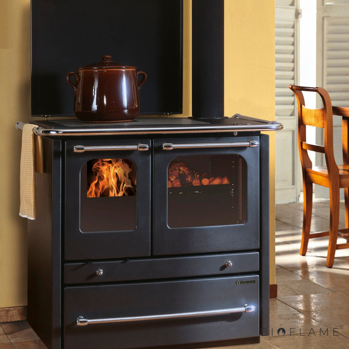 FOGÃO A LENHA PARA AQUECIMENTO CENTRAL - NORDICA EXTRAFLAME TERMOSOVRANA DSA
