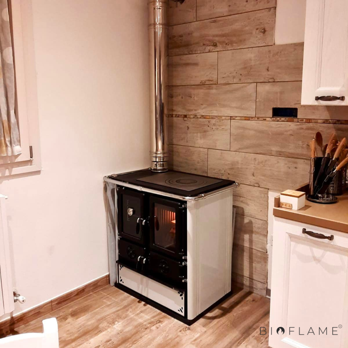 FOGÃO A LENHA-NORDICA EXTRAFLAME - ROSETTA SINISTRA STEEL