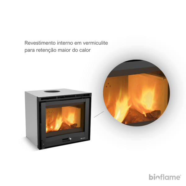 Recuperador de Calor a Lenha Nordica Extraflame Inserto 60 4.0 na cor vermelha com revestimento interno em vermiculite.