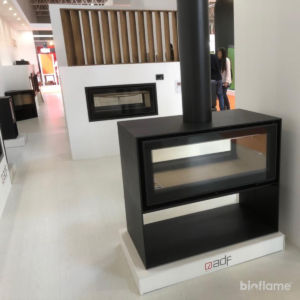 Salamandra a Lenha ADF Linea 85 L Dupla Face em showroom